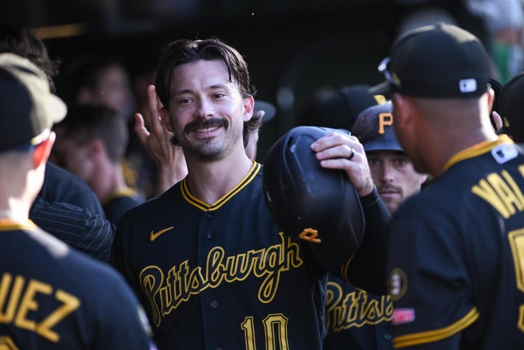 Pirates, Athletics