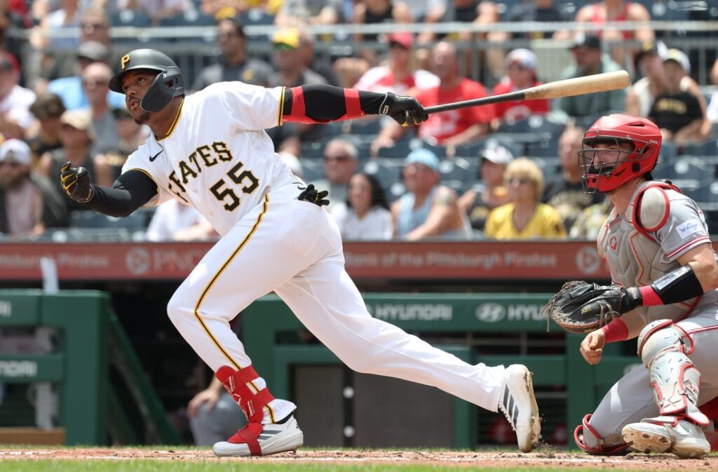 Reds Pirates