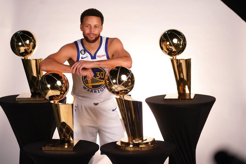 stephen curry trophy