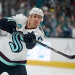 jaden schwartz kraken warm