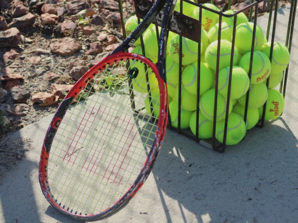 tennis court, racket