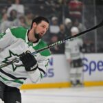 jamie benn stars warm