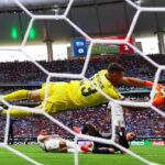 Unai Simon save