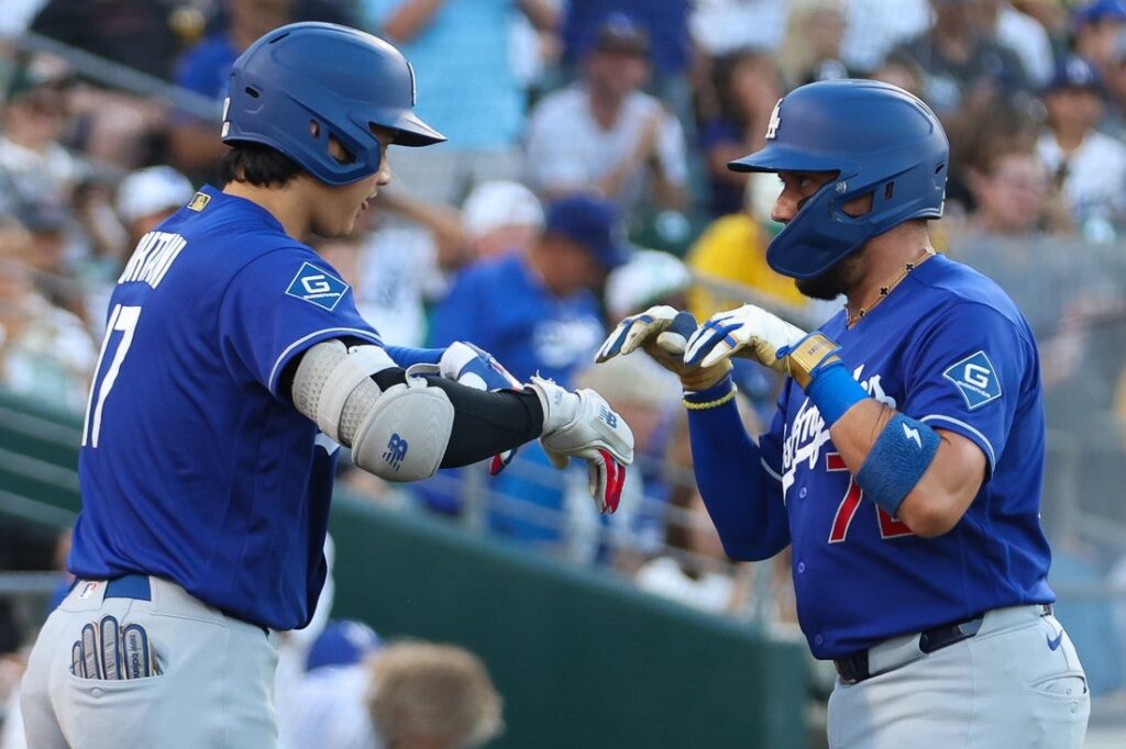 Dodgers, Athletics