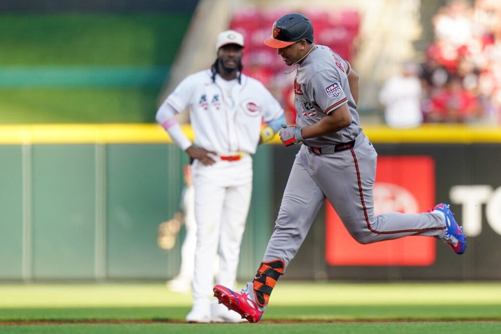 Reds, Orioles