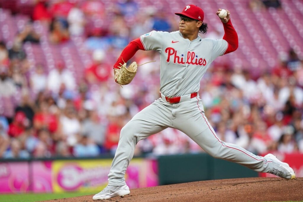 Reds, Phillies