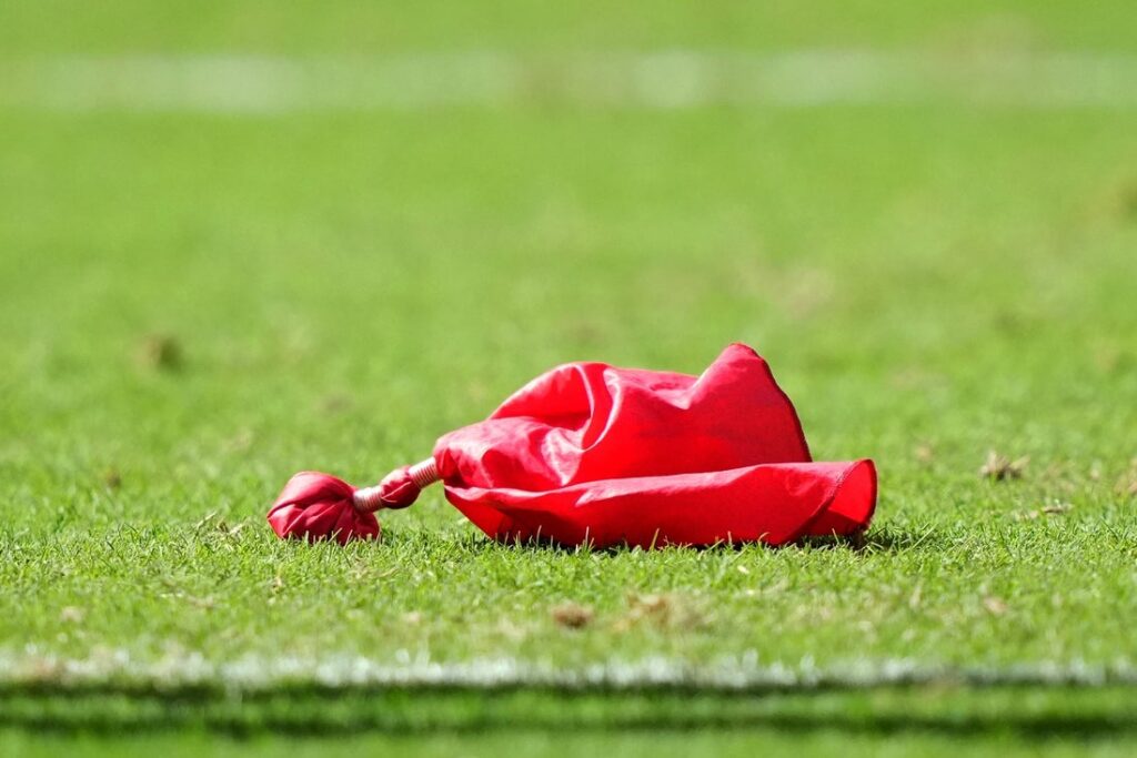 red challenge flag