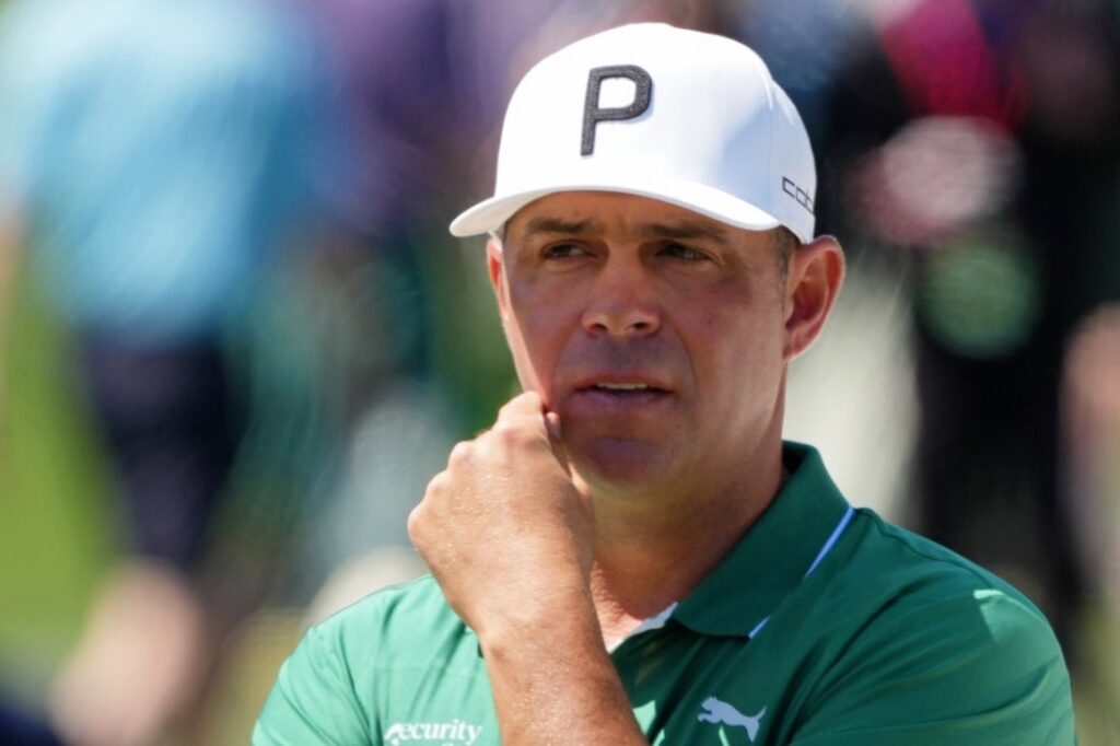 Gary Woodland reacts