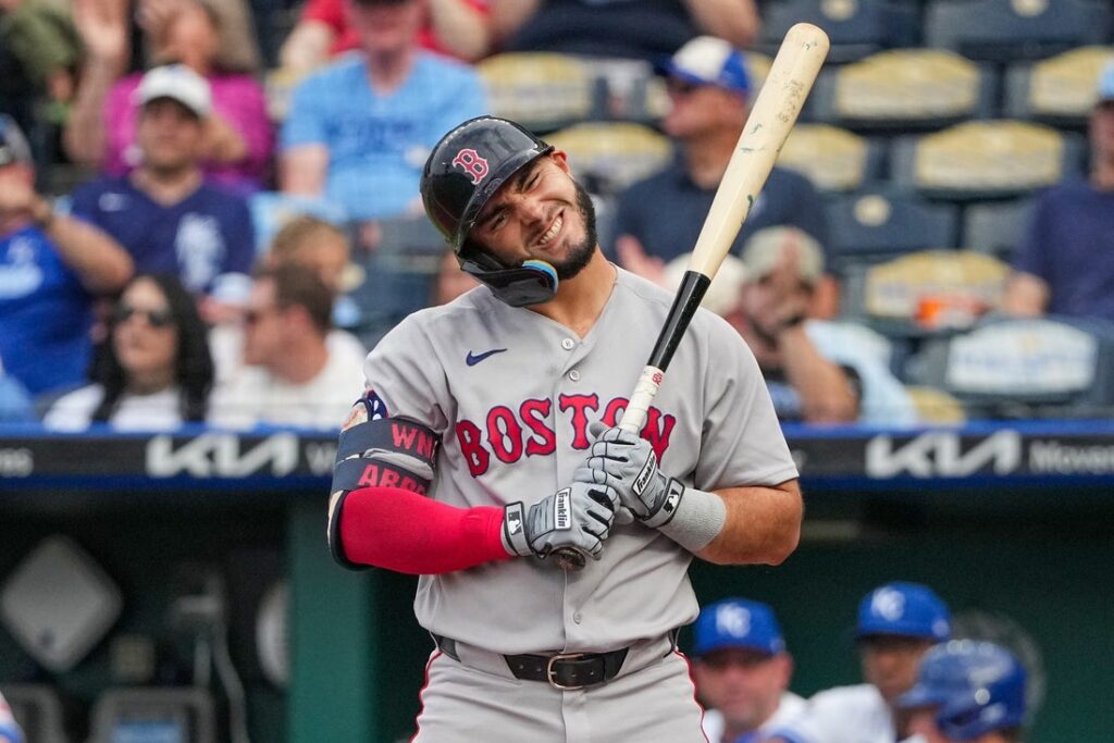 Wilyer Abreu reacts