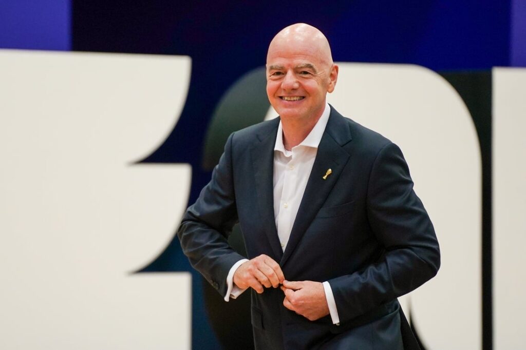infantino, podium