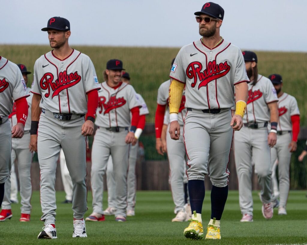 Twins, Phillies