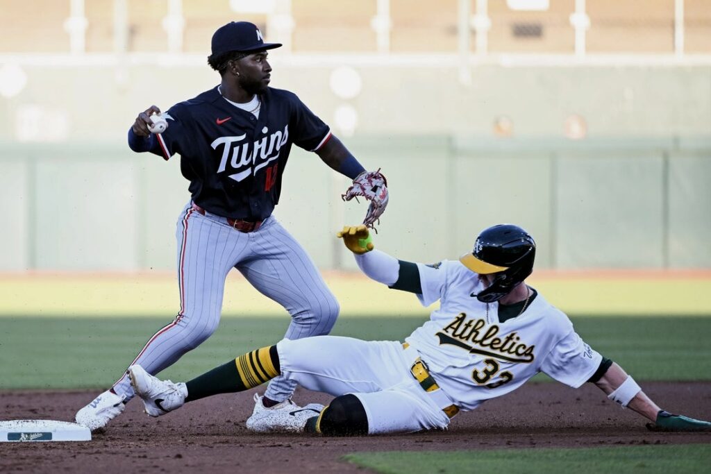 Twins, Athletics