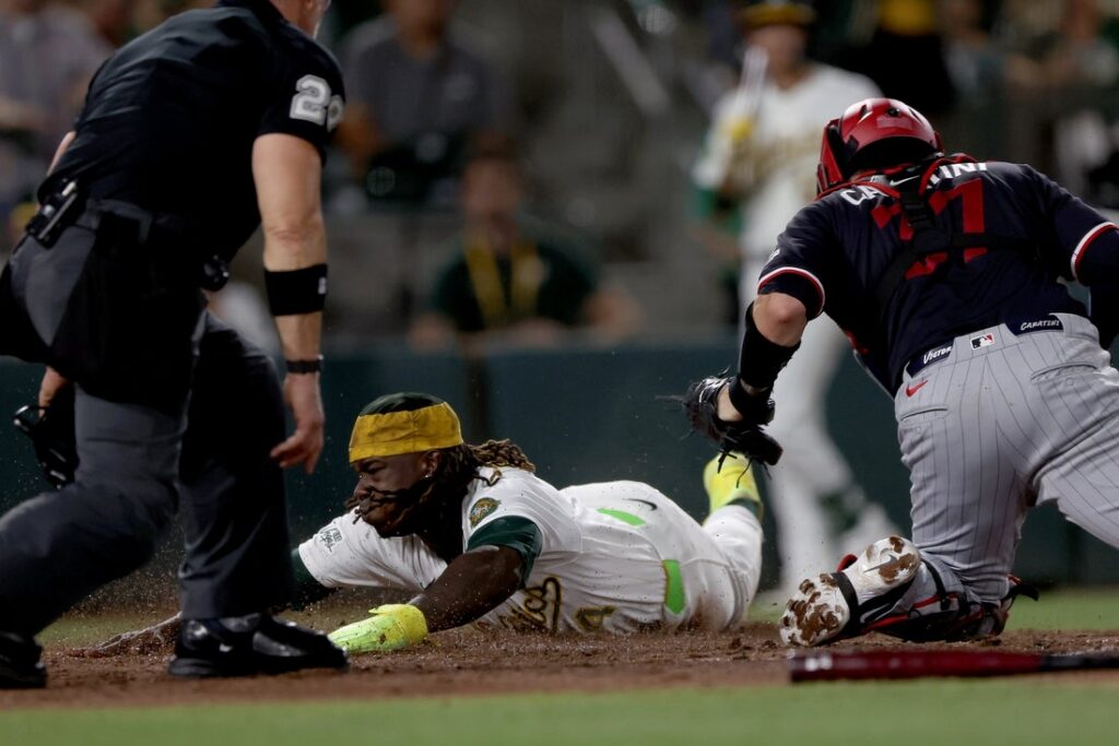 Twins, Athletics