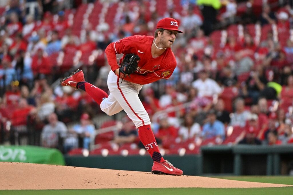 Cardinals, Pirates