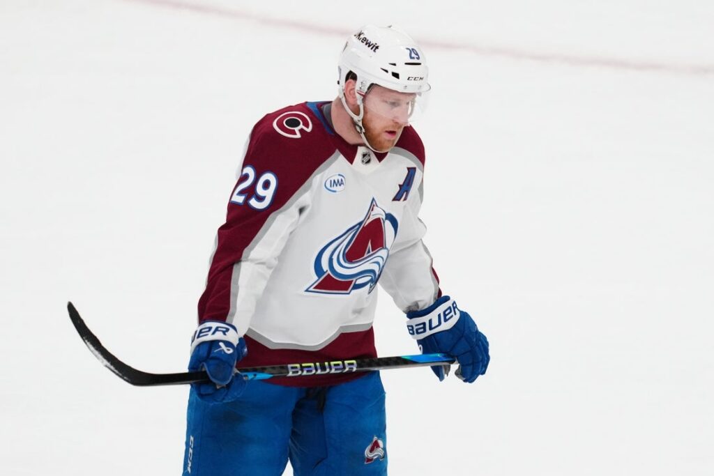 nathan mackinnon