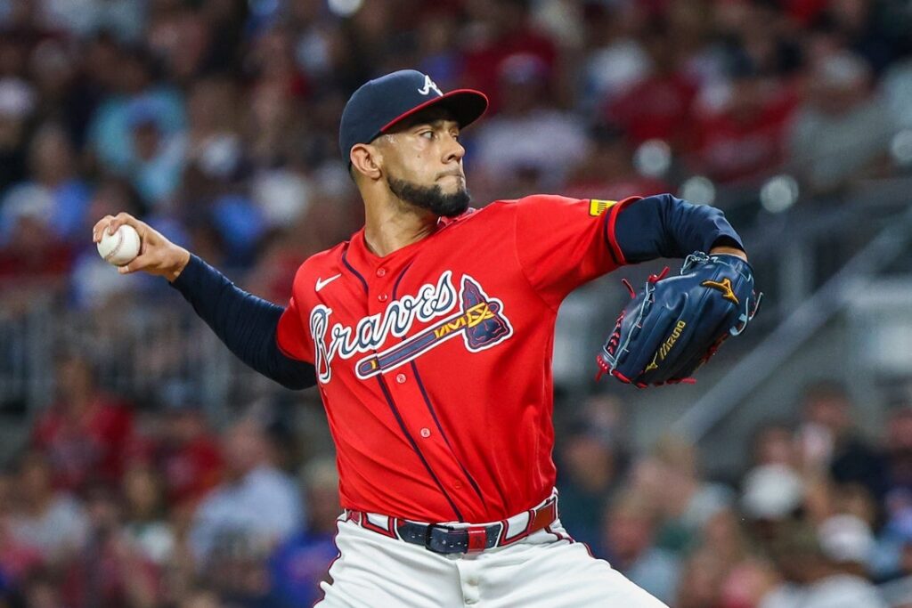 robert suarez braves