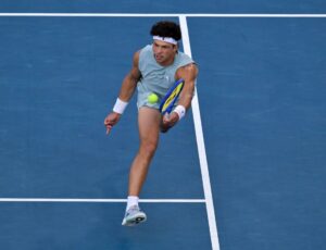 Ben Shelton, forehand