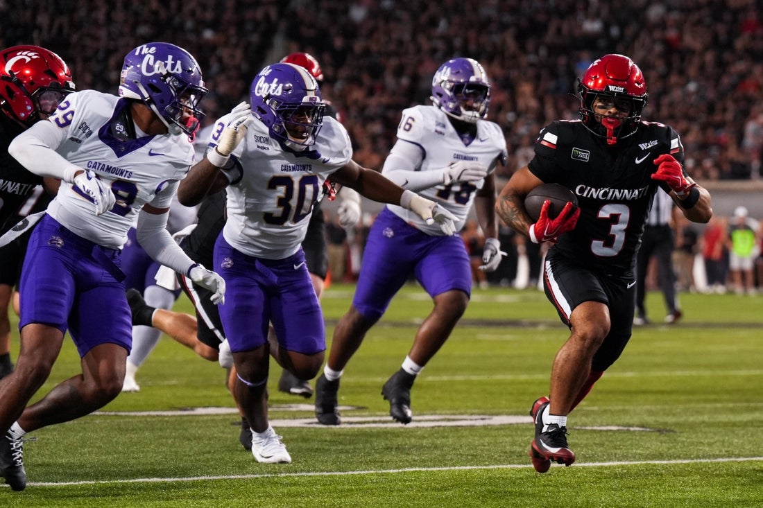 Cincinnati runs all over Western Carolina in rout