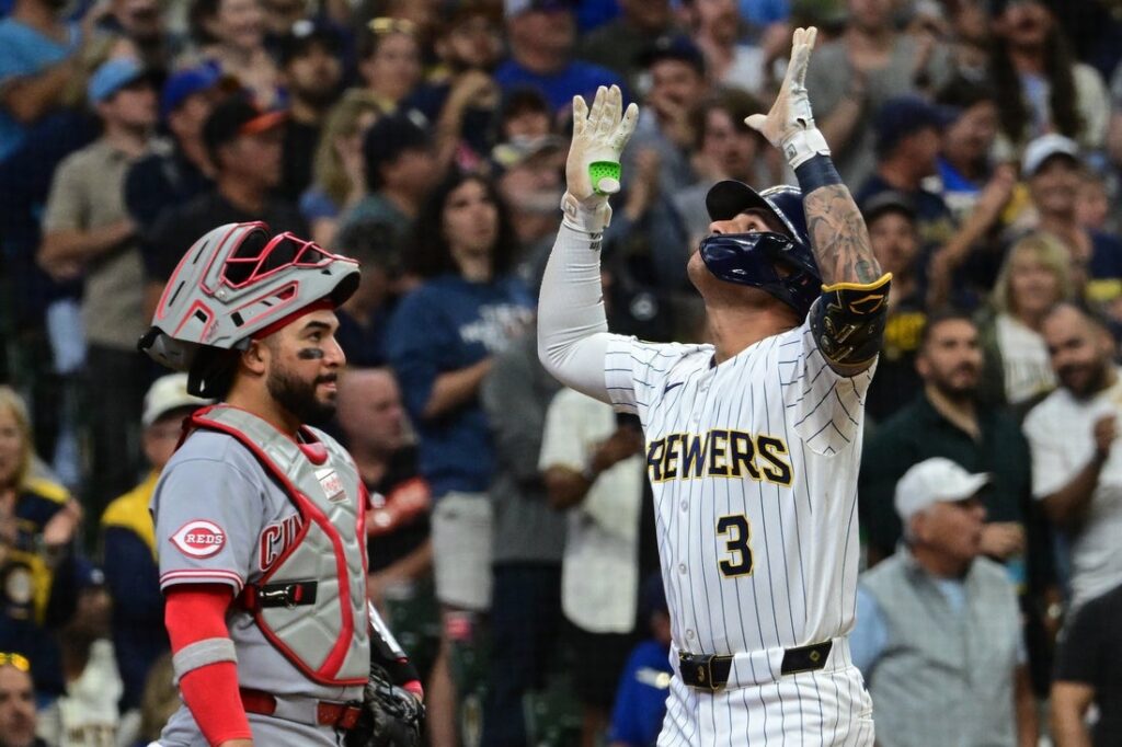 Reds, Brewers