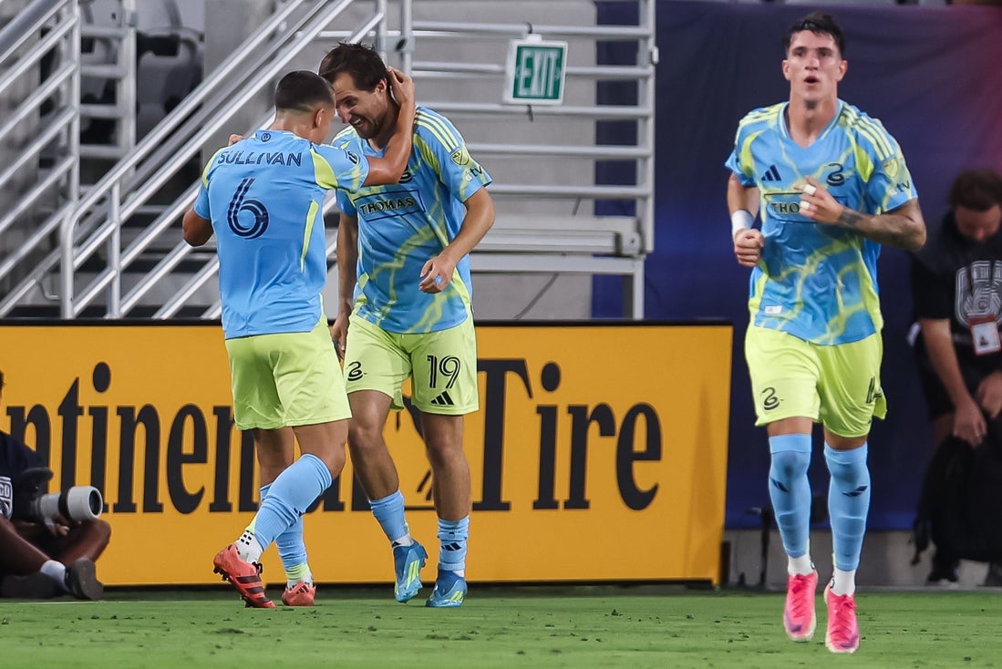 Cavan Sullivan, Union rout San Diego to run unbeaten streak to 10