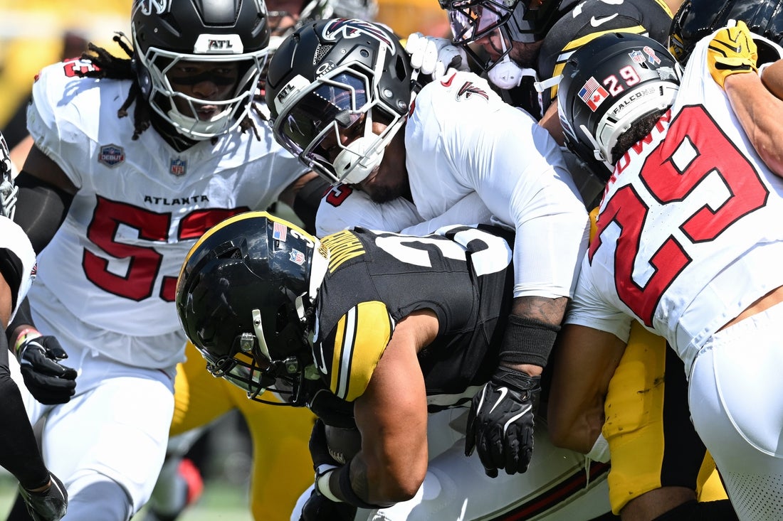 Falcons agree to 4-year, $78M deal with Gervon Dexter Sr. - Field
