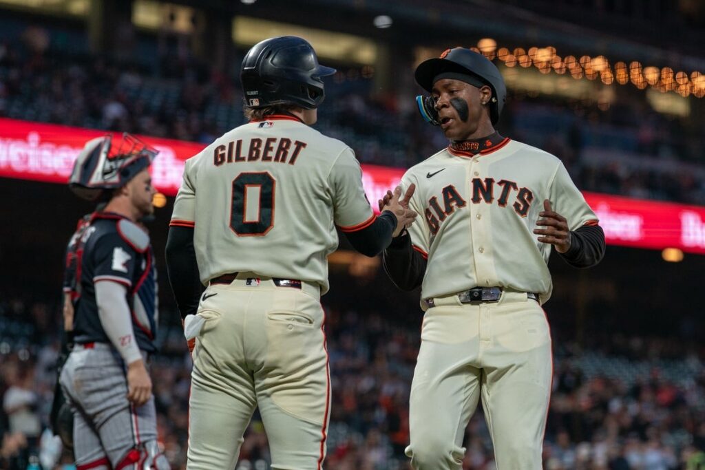 Giants, Twins