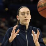 Breanna Stewart, warmups