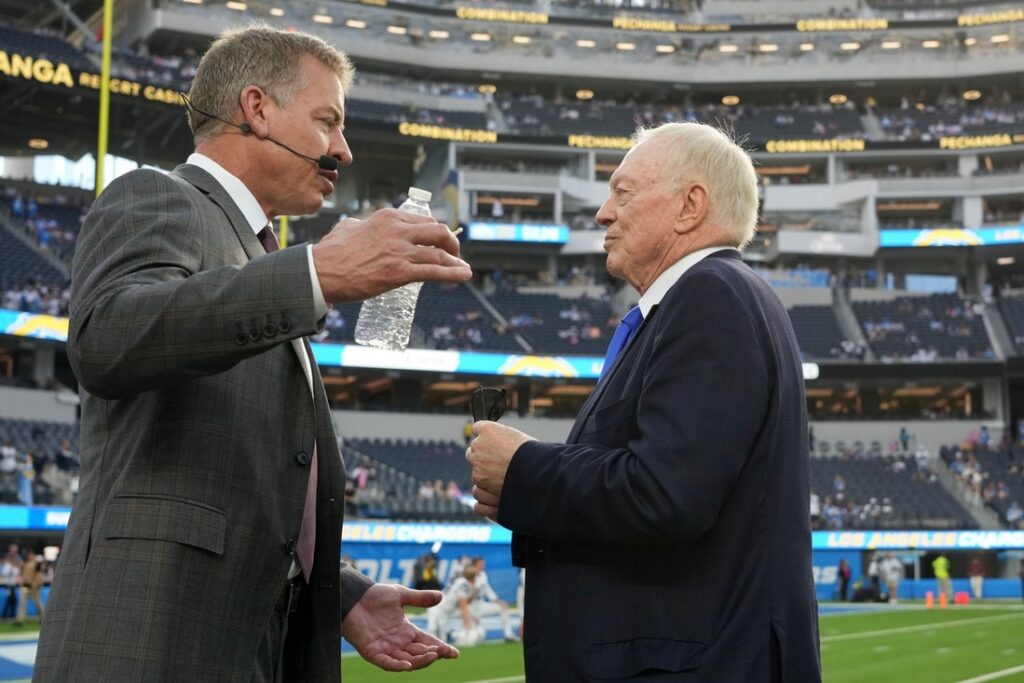 Jerry  Jones Aikman