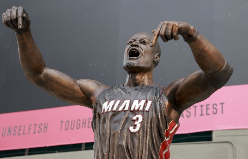 Dwayne Wade statue