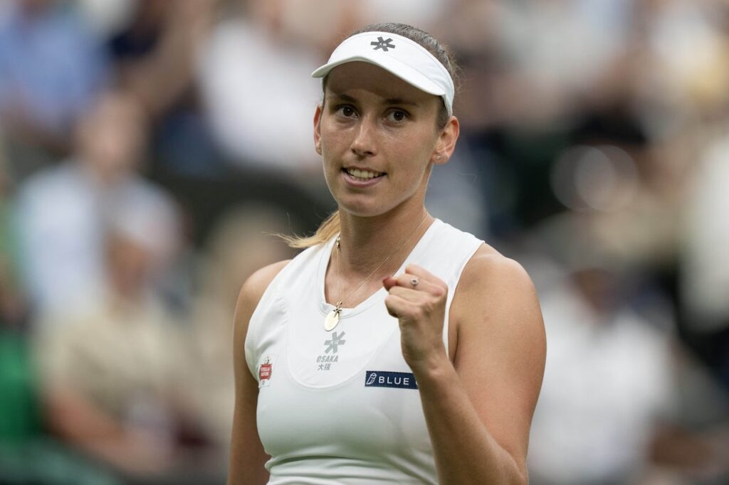 elise mertens react