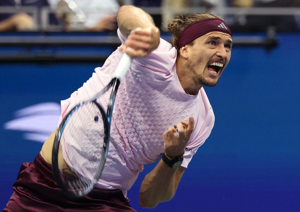 Alexander Zverev serves