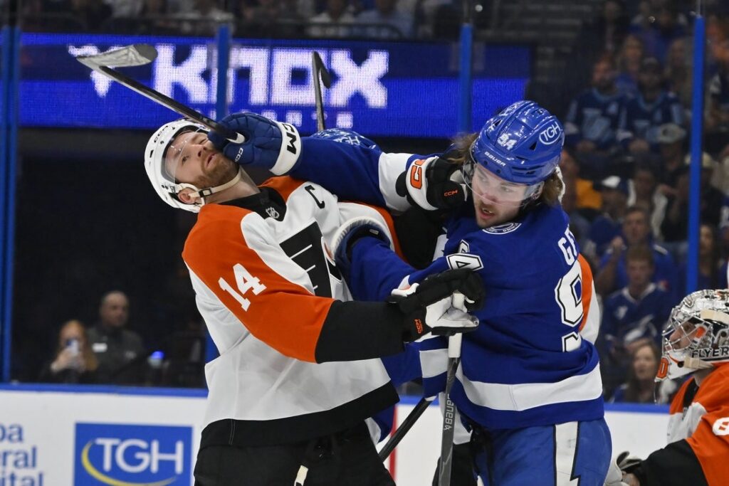 Flyers, Lightning