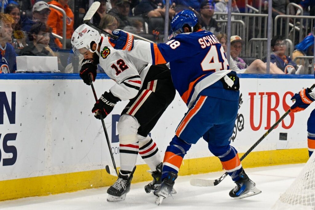 Islanders, Blackhawks