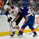 Islanders, Blackhawks