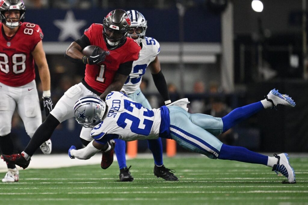 Cowboys, Buccaneers