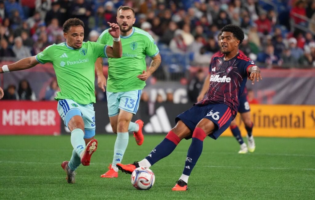 Sounders, Revolution