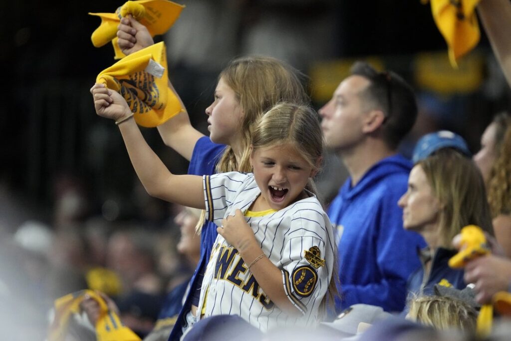 brewers fans