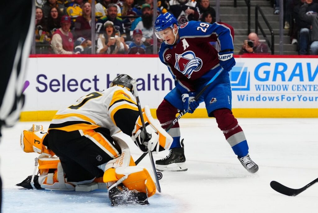 nathan mackinnon