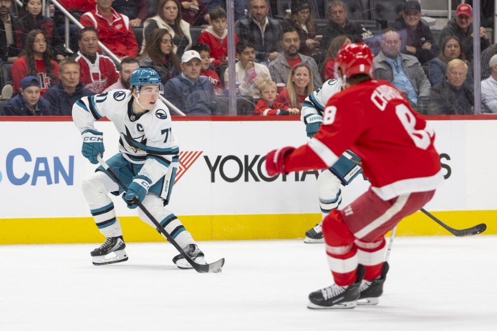 Red Wings, Sharks