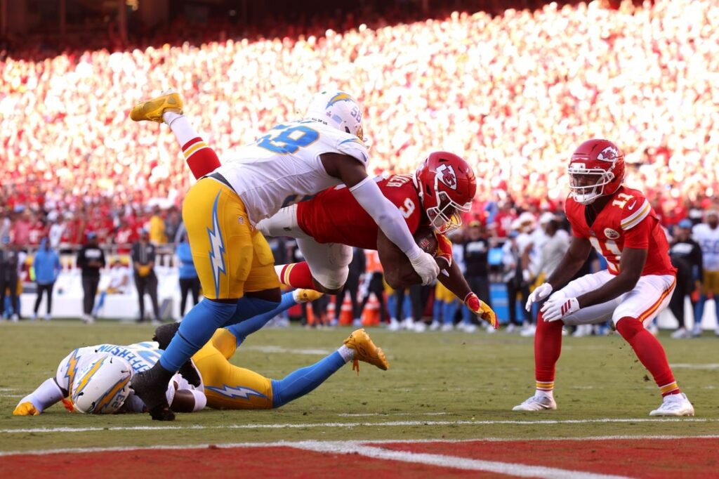 Chargers, Chiefs Kenneth Walker III