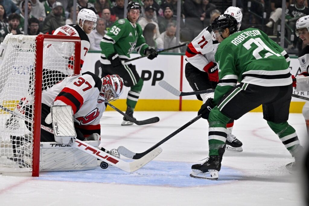 Connor Hellebuyck