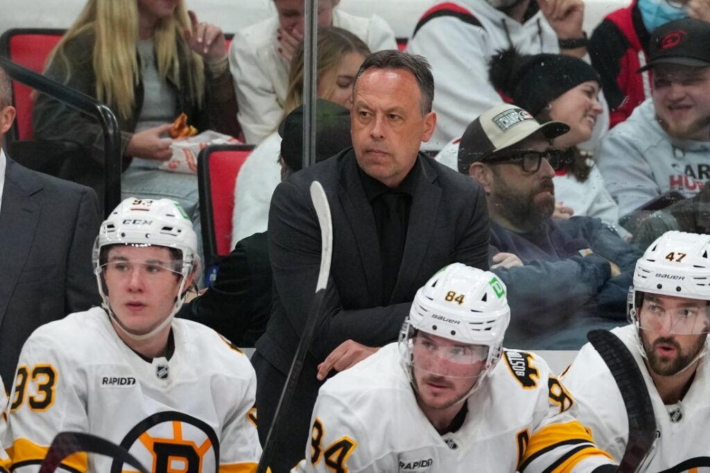Bruins, Hurricanes
